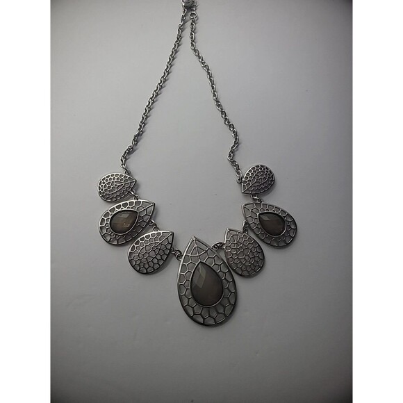 Vintage Necklace Silver Tone Tan Faceted Rhinestones Teardrop Jewelry Costume - Picture 10 of 15